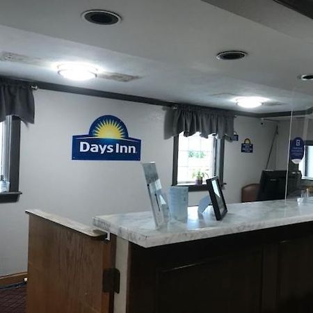 Days Inn By Wyndham Amherst Εξωτερικό φωτογραφία