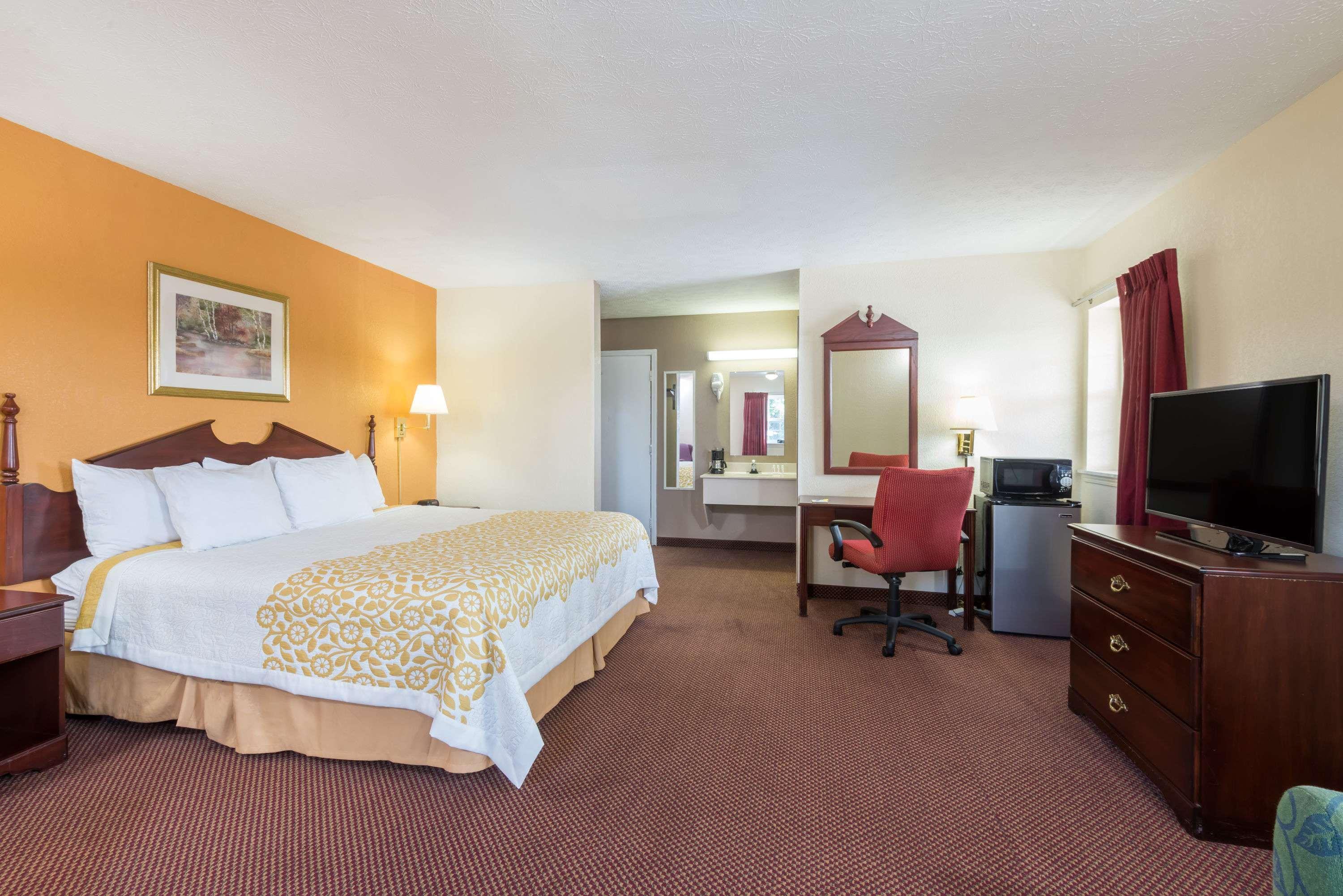 Days Inn By Wyndham Amherst Εξωτερικό φωτογραφία