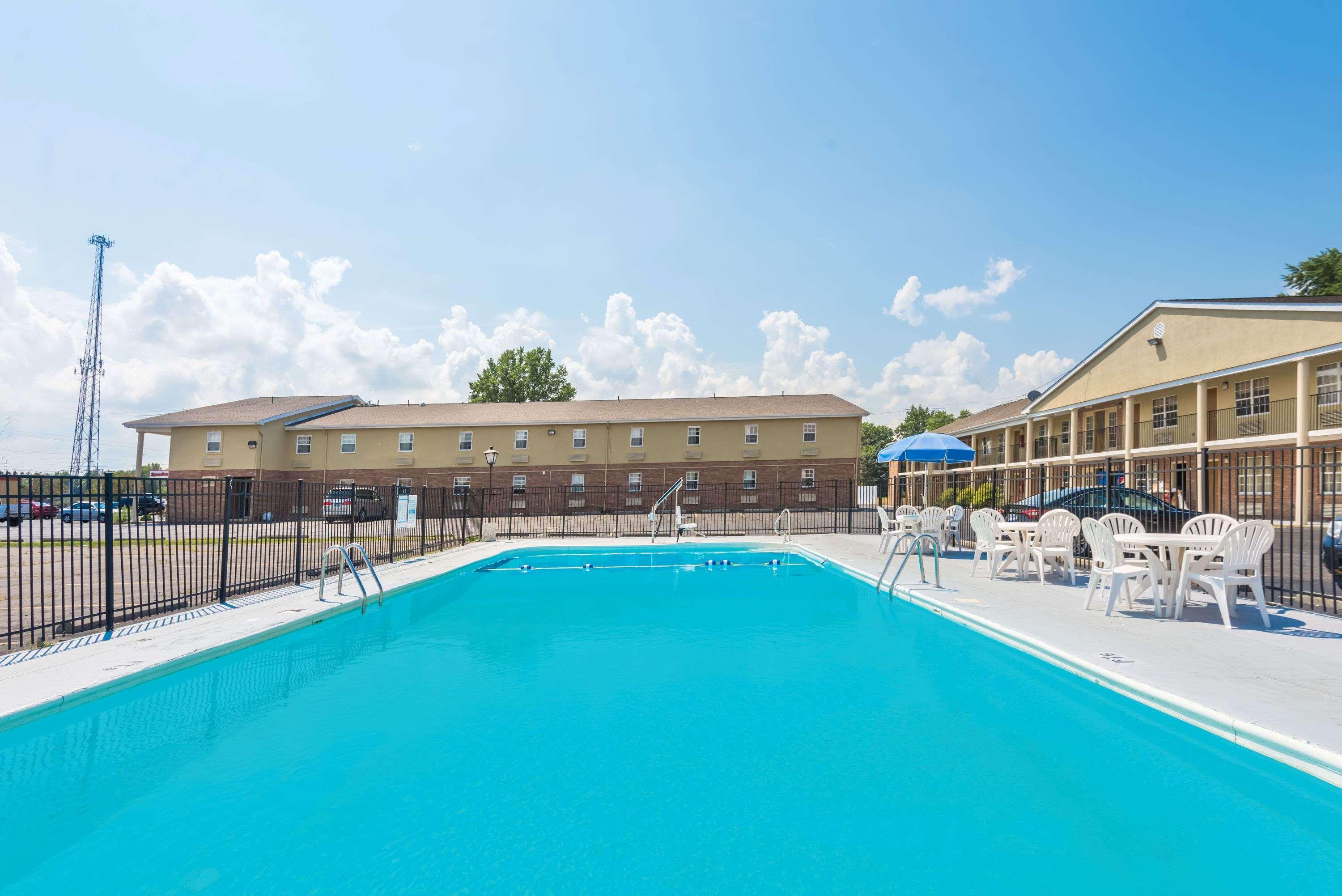 Days Inn By Wyndham Amherst Εξωτερικό φωτογραφία