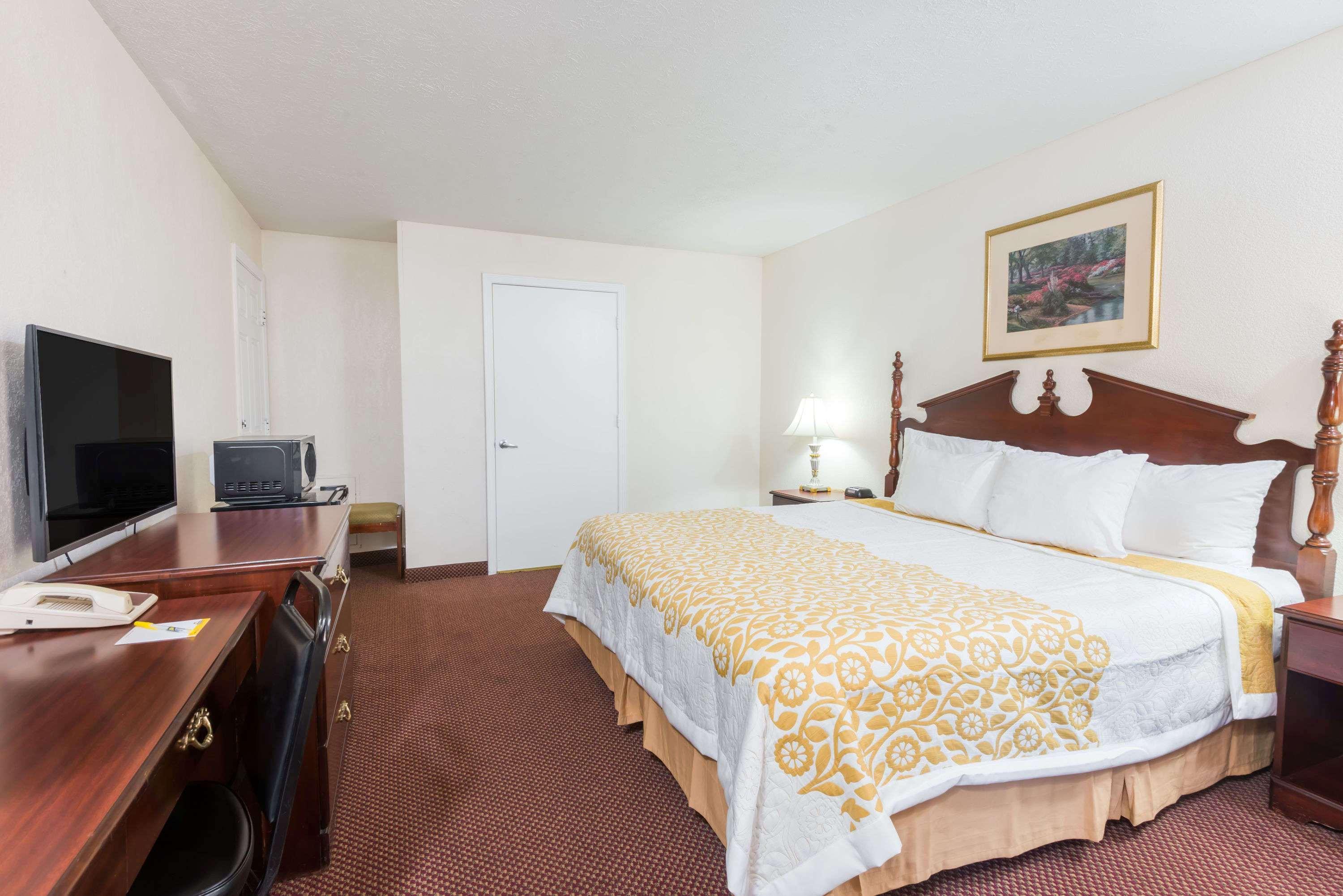 Days Inn By Wyndham Amherst Εξωτερικό φωτογραφία