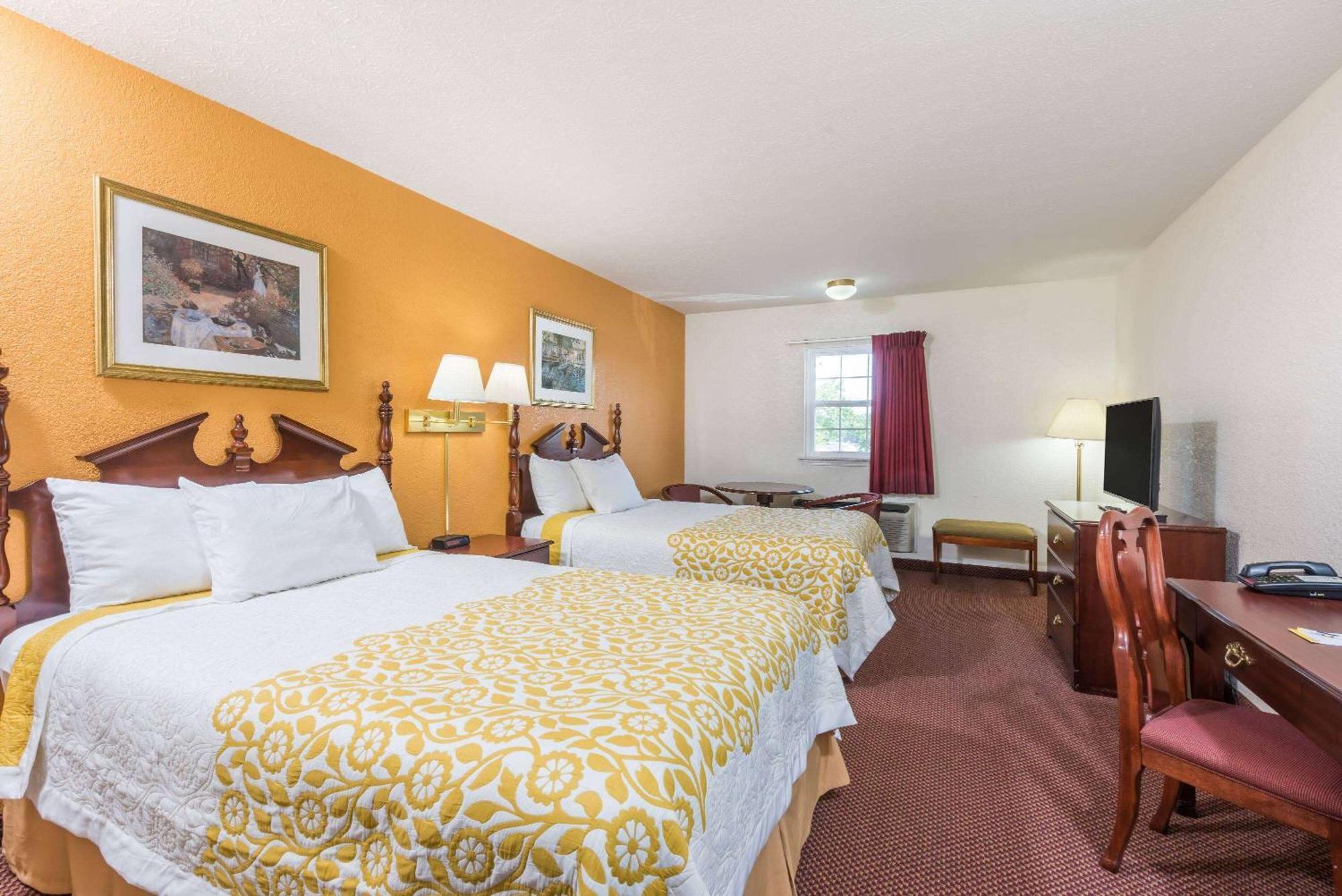Days Inn By Wyndham Amherst Εξωτερικό φωτογραφία